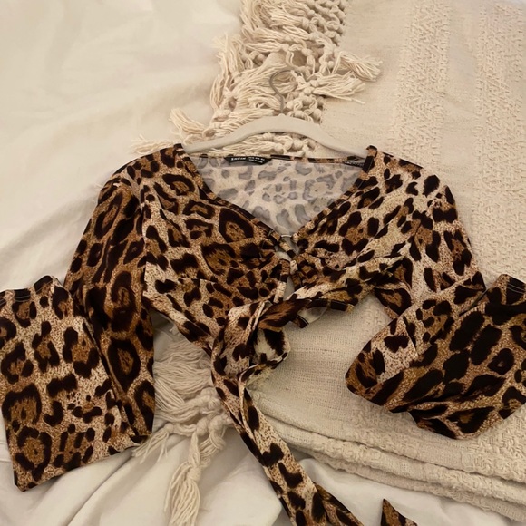 Shien open back tie cheetah print top - Picture 1 of 3